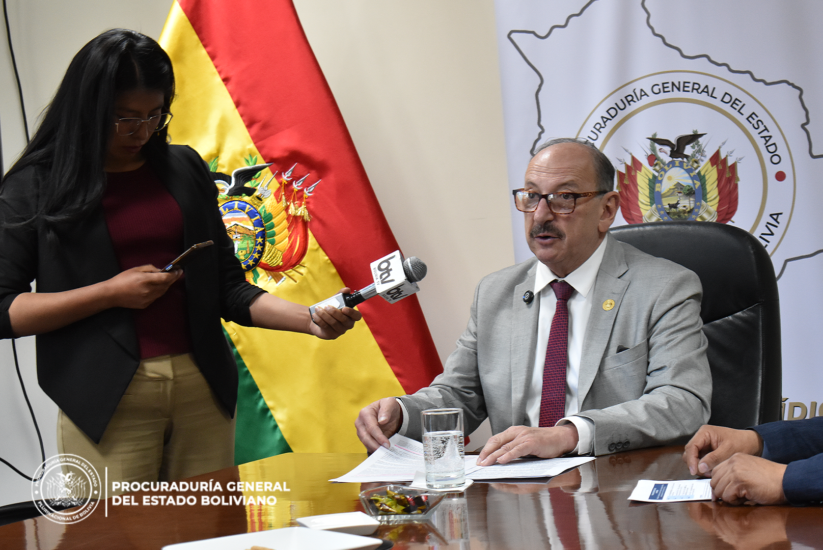 PROCURADOR GENERAL EXHORTA A FISCALES, JUECES Y ABOGADOS DE INSTITUCIONES A CUMPLIR SU ROL